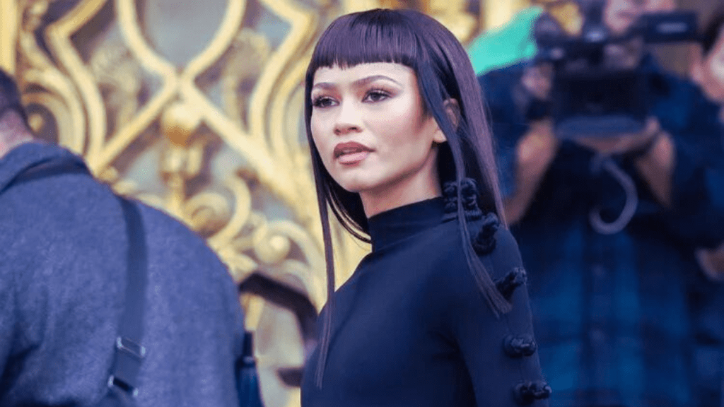 Zendaya debuted dramatic fringe by feature fashion